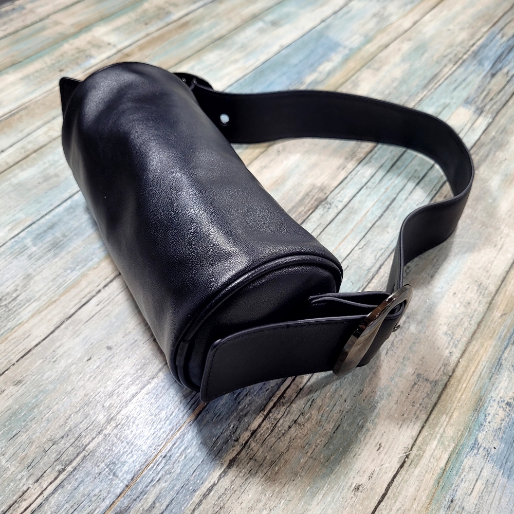 Elegant Black Shoulder Bag. - Picture 12 of 13